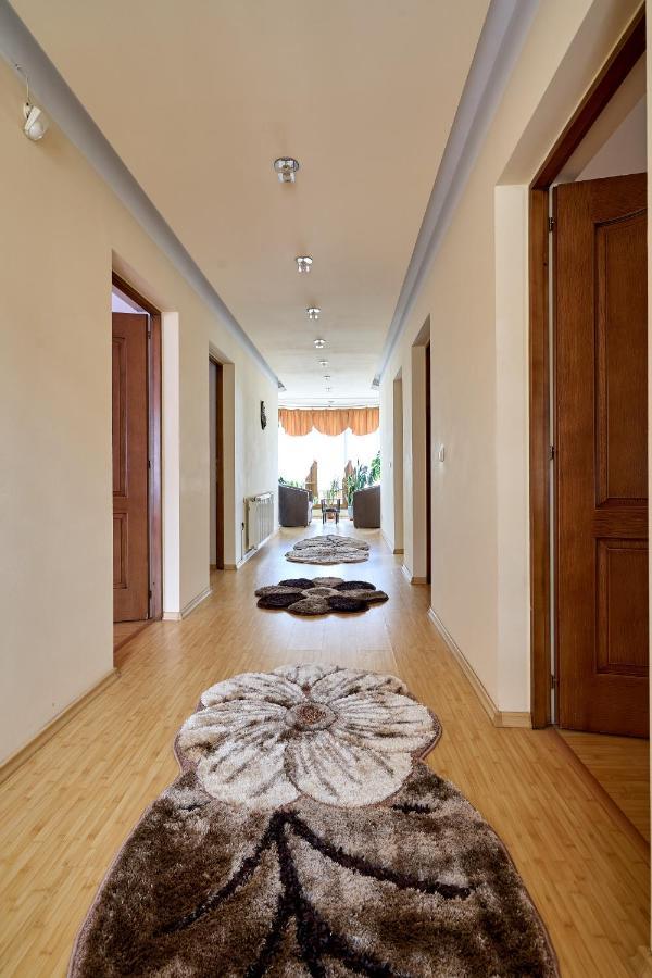 Casa Cu Flori Moisei Hotell Exteriör bild