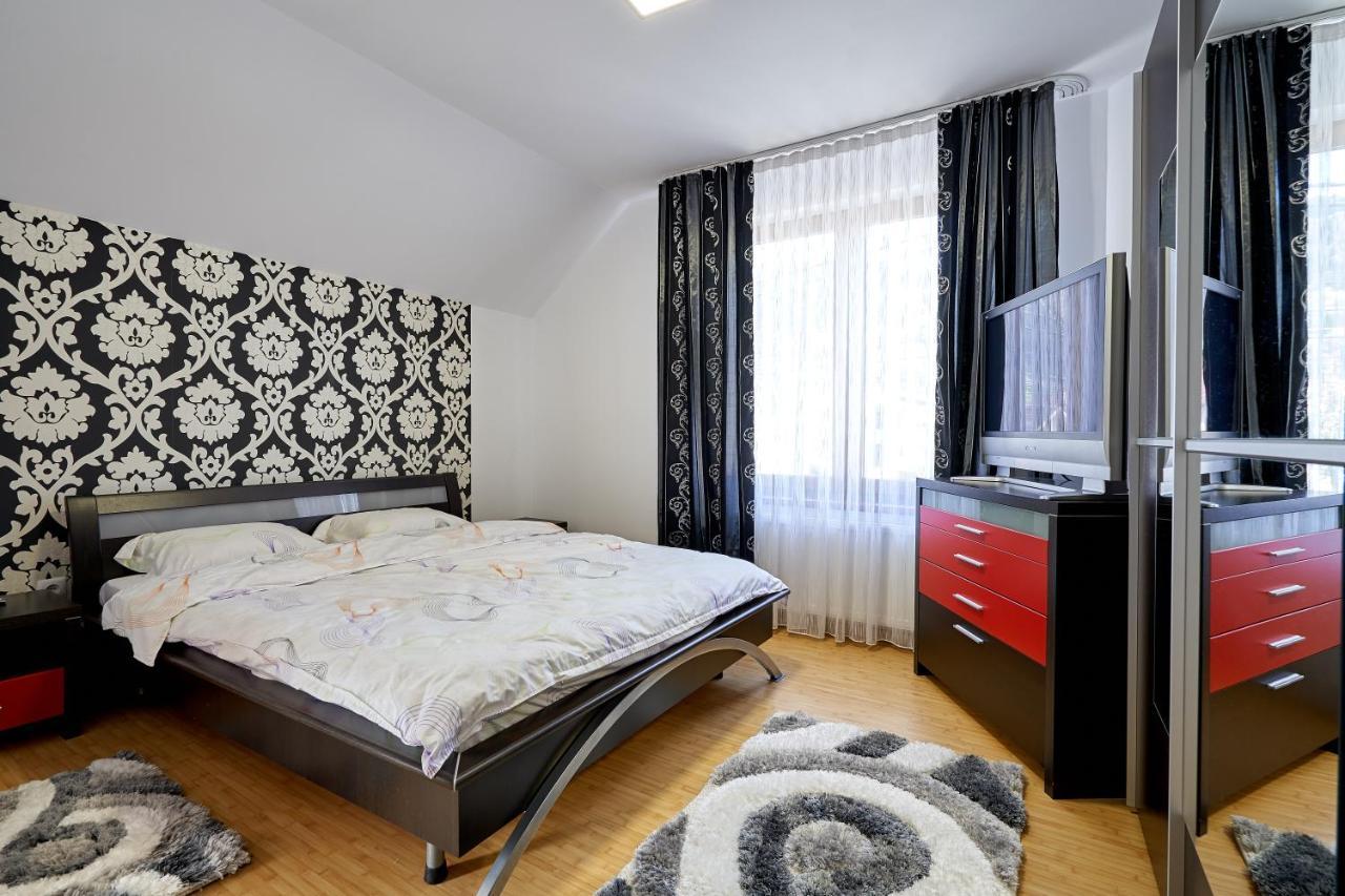 Casa Cu Flori Moisei Hotell Exteriör bild