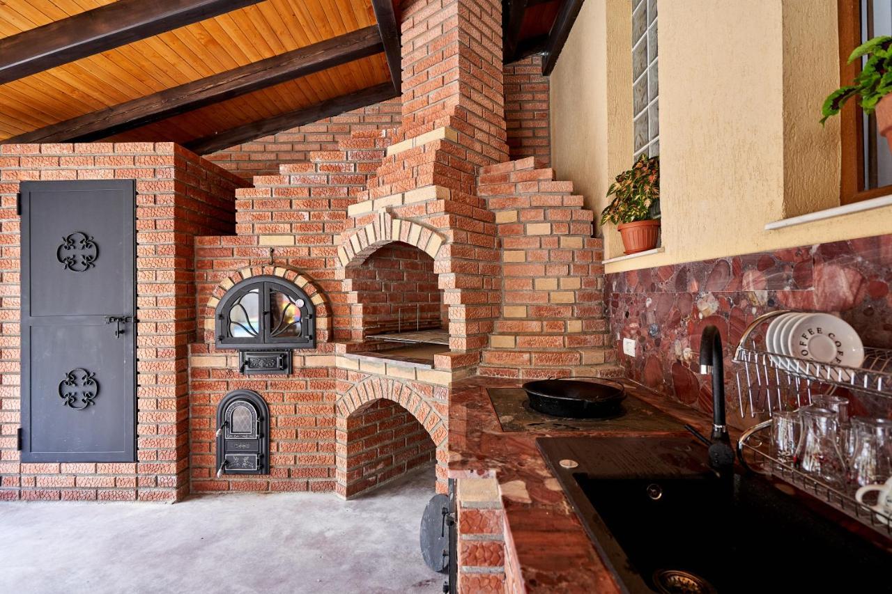Casa Cu Flori Moisei Hotell Exteriör bild