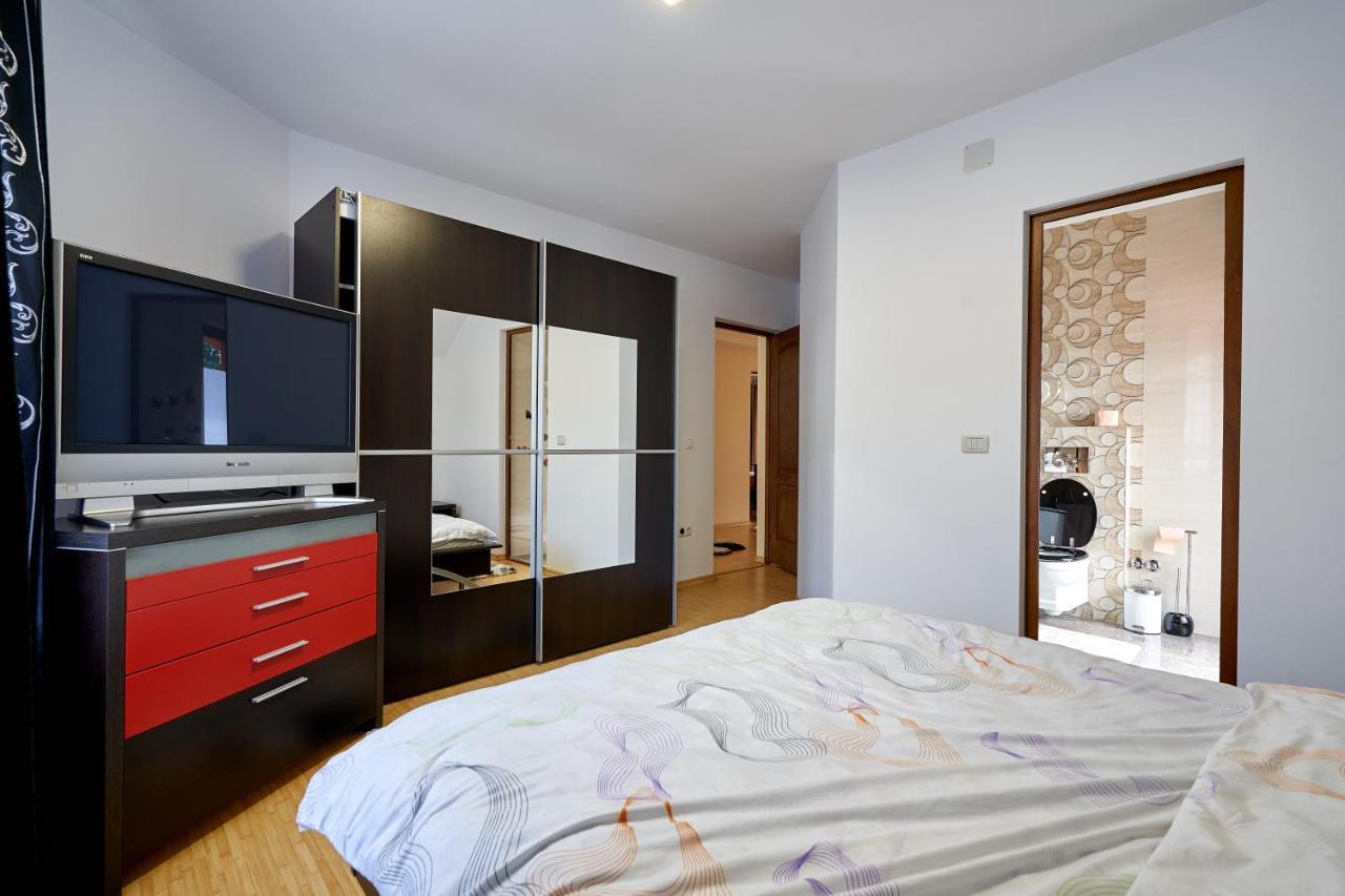 Casa Cu Flori Moisei Hotell Exteriör bild