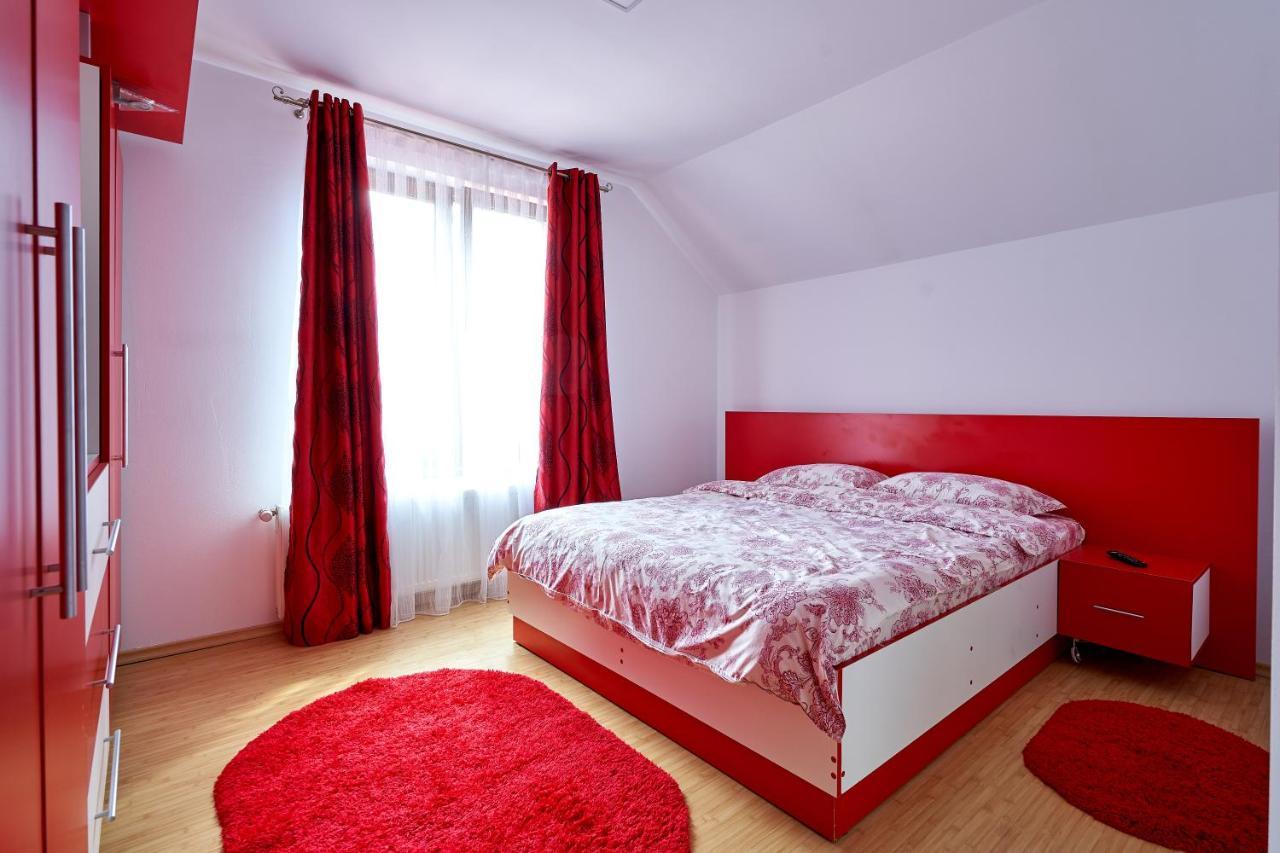 Casa Cu Flori Moisei Hotell Exteriör bild