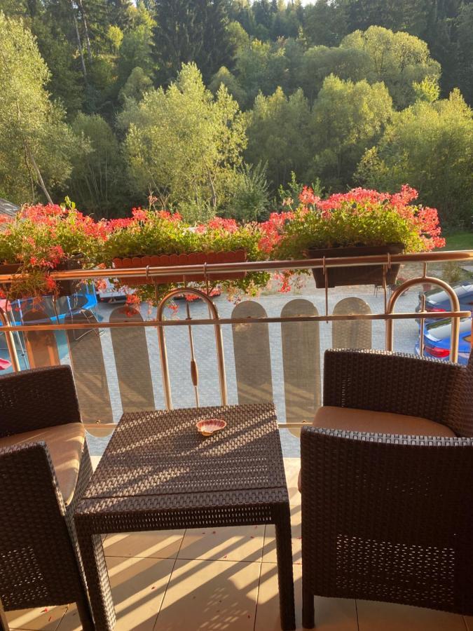 Casa Cu Flori Moisei Hotell Exteriör bild